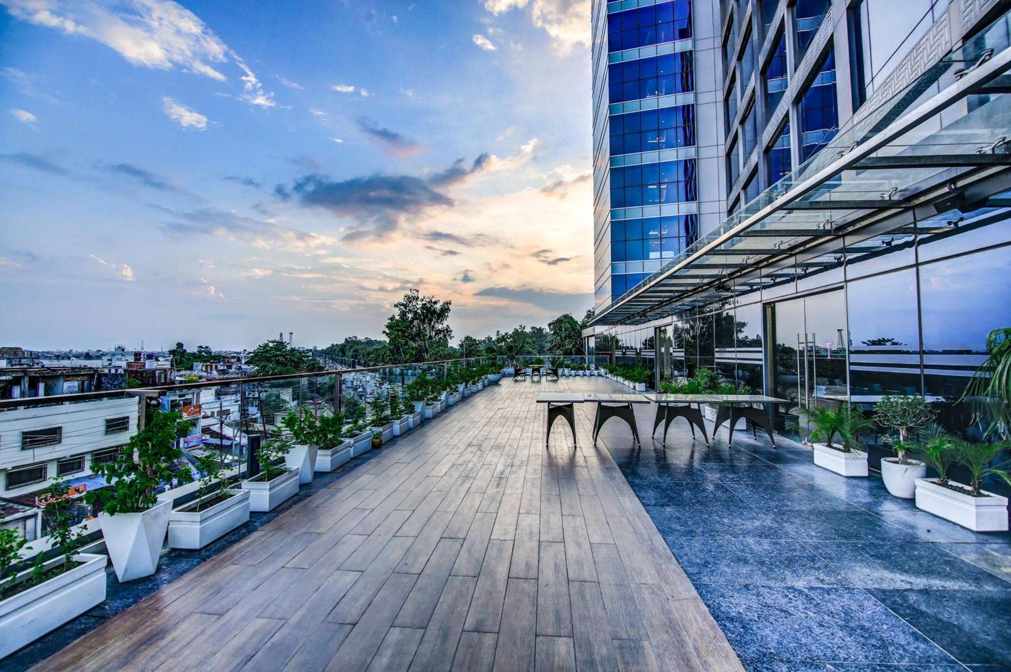 Radisson Blu Gorakhpur Hotel Exterior foto